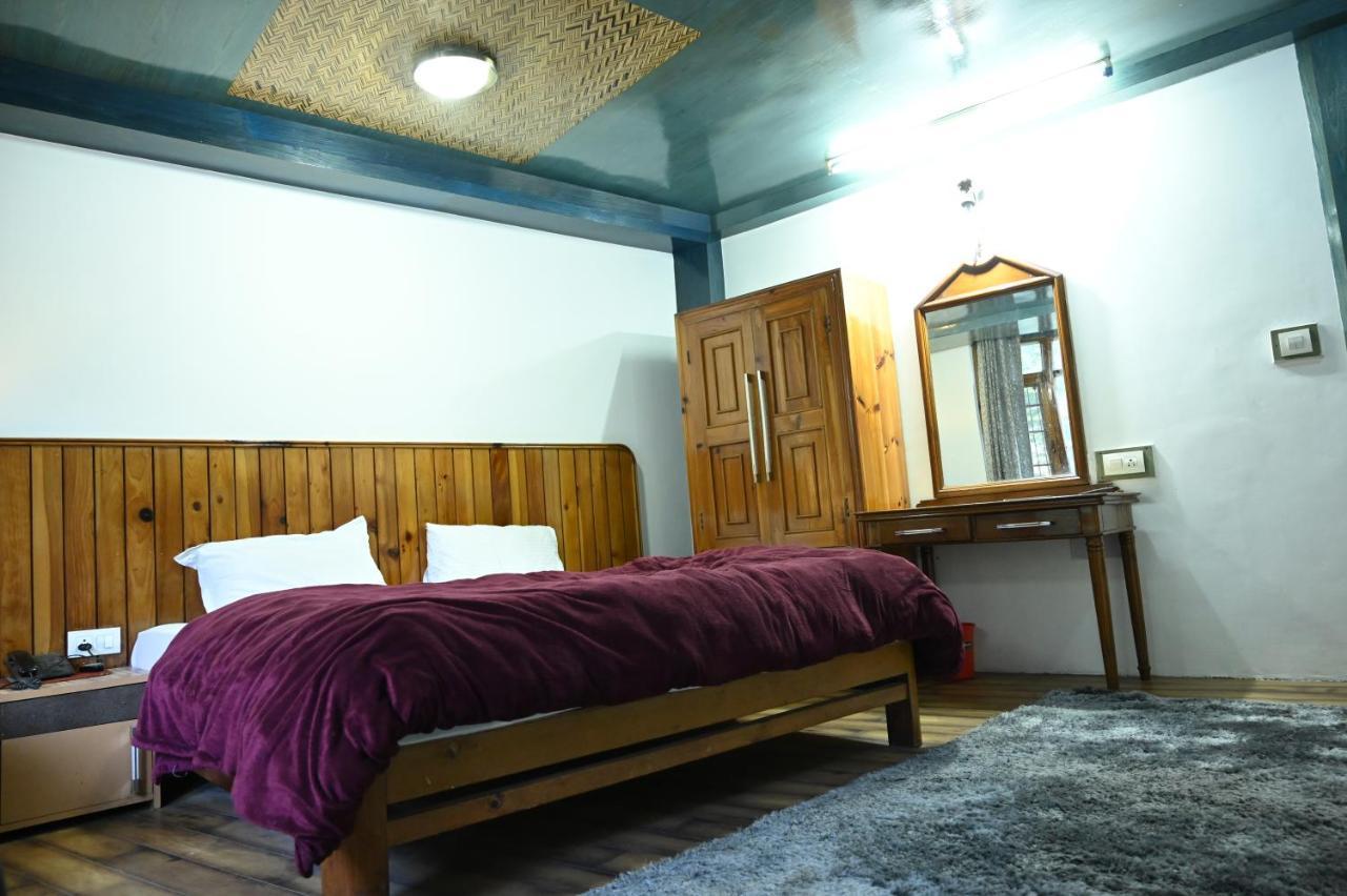 Hotel Manali Mahal Exteriör bild