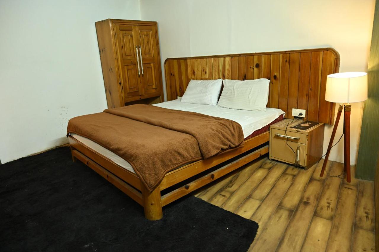 Hotel Manali Mahal Exteriör bild