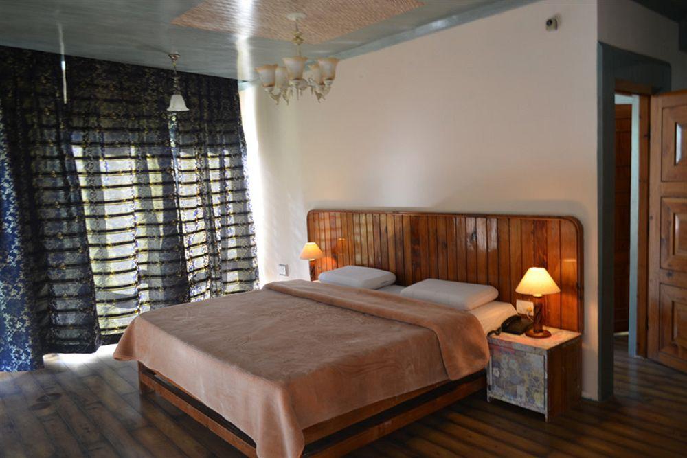 Hotel Manali Mahal Exteriör bild