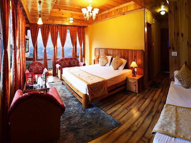 Hotel Manali Mahal Exteriör bild