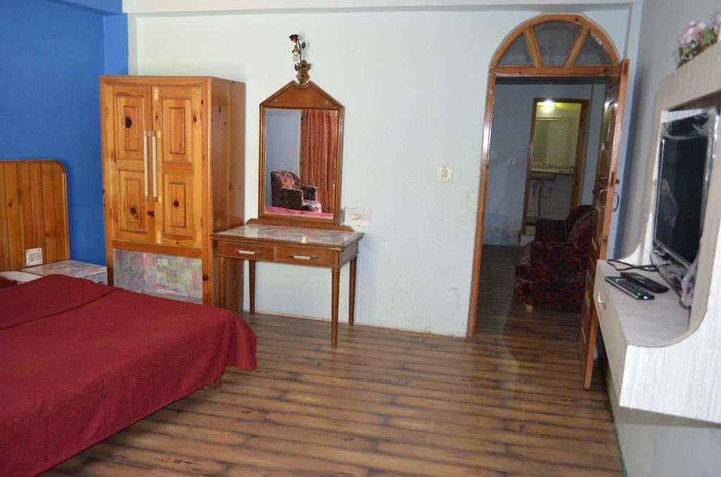 Hotel Manali Mahal Rum bild